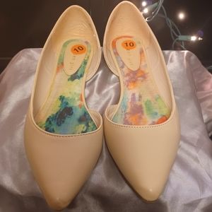 EDEN girl,  pointed toe, cream flats